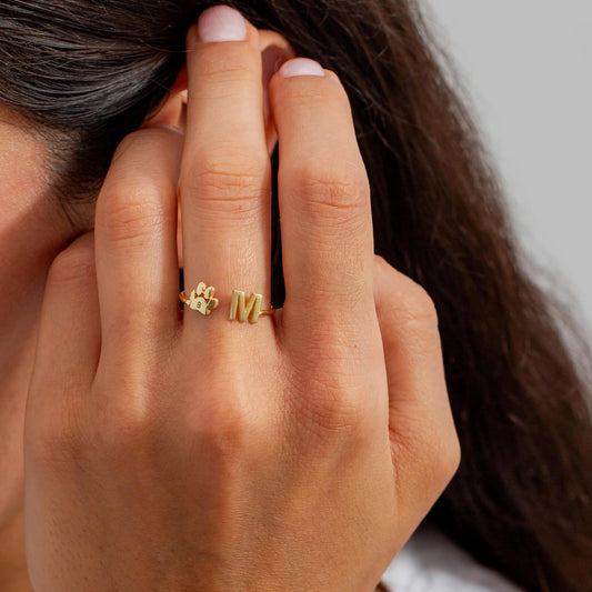 Anillo personalizado con inicial de mascota