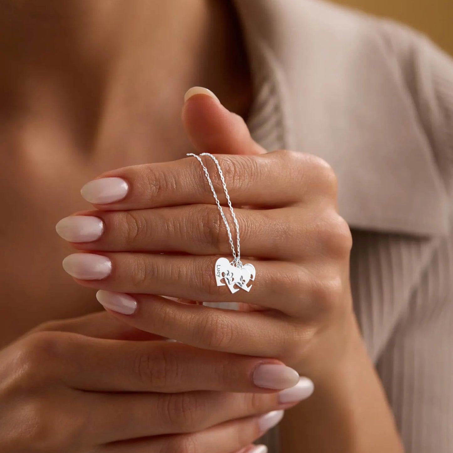 Collar personalizado de corazón con nombre y huellita