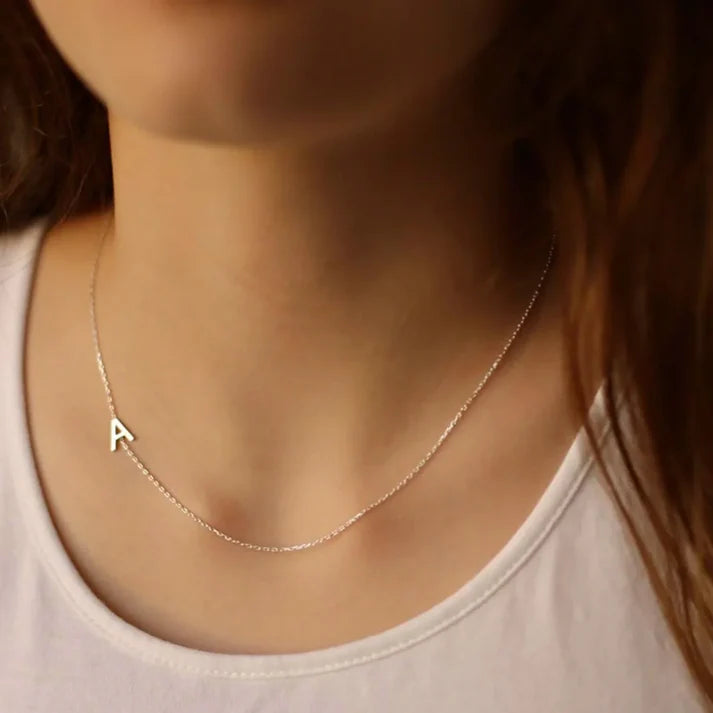 Collar personalizado con iniciales en horizontal