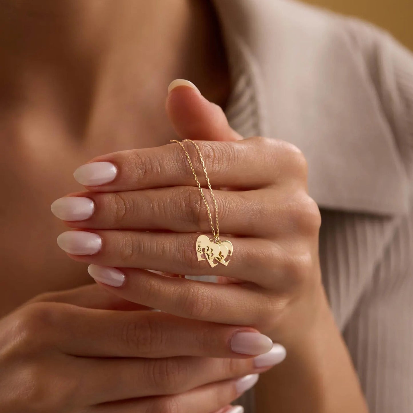 Collar personalizado de corazón con nombre y huellita